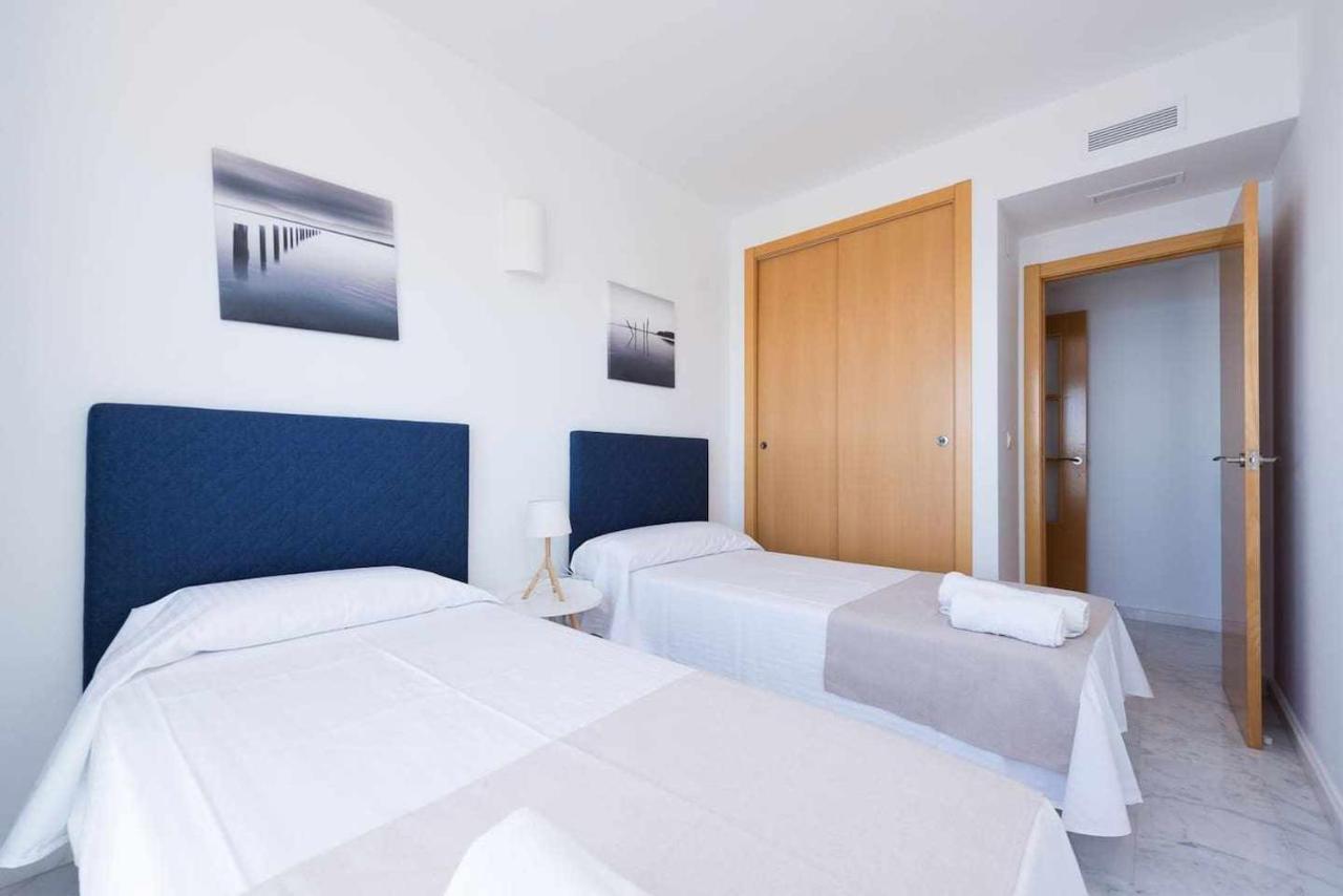 High Rise Apartment On The 39Th Floor With Private Terrace And Sea Views Benidorm Bagian luar foto