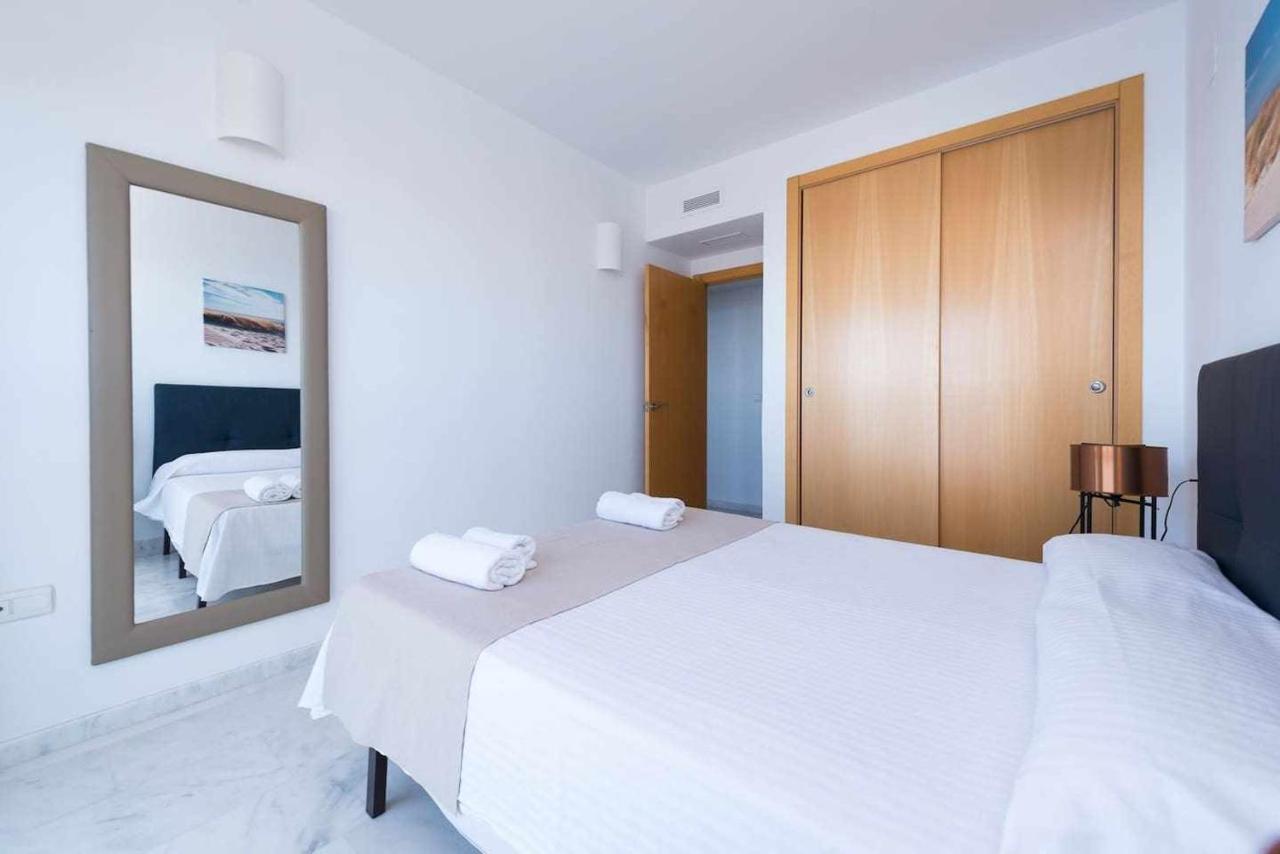 High Rise Apartment On The 39Th Floor With Private Terrace And Sea Views Benidorm Bagian luar foto