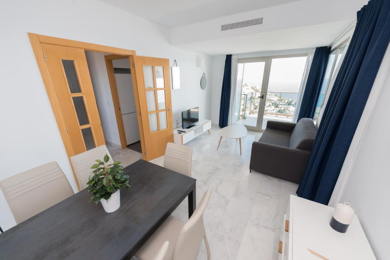 High Rise Apartment On The 39Th Floor With Private Terrace And Sea Views Benidorm Bagian luar foto